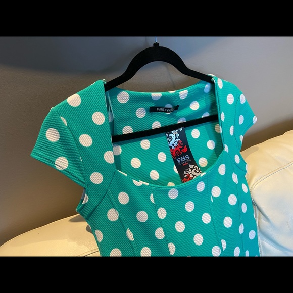 NEW NWT - green white polka dots lined maxi dress - size M - Picture 2 of 5